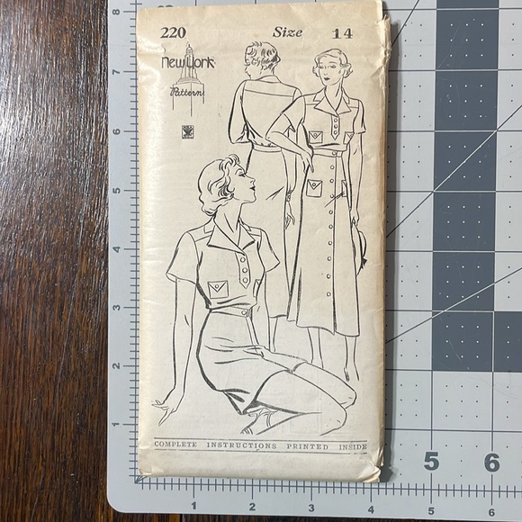 New York Pattern 220, size (year?) 14, bust 32, hips 34 blouse, skirt, shorts - Picture 2 of 7